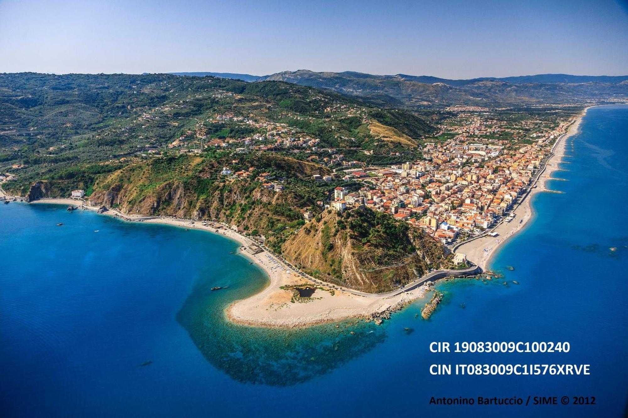 B&B Del Centro Capo dʼOrlando Екстериор снимка